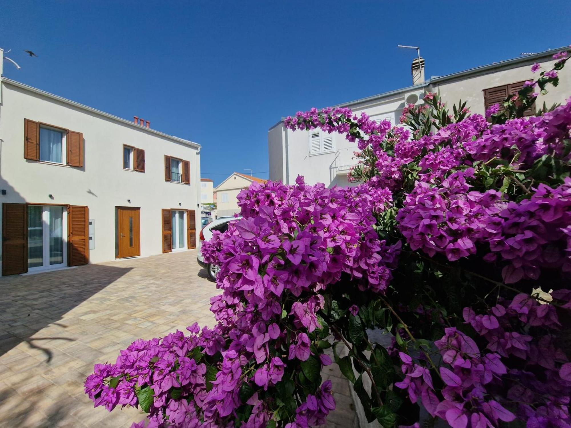 Apartments Miamare 2 Примоштен Экстерьер фото