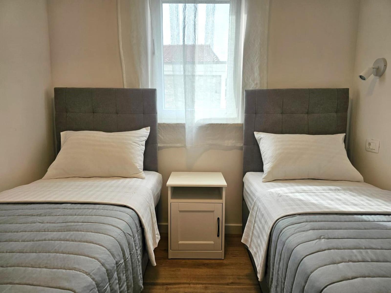 Apartments Miamare 2 Примоштен Экстерьер фото