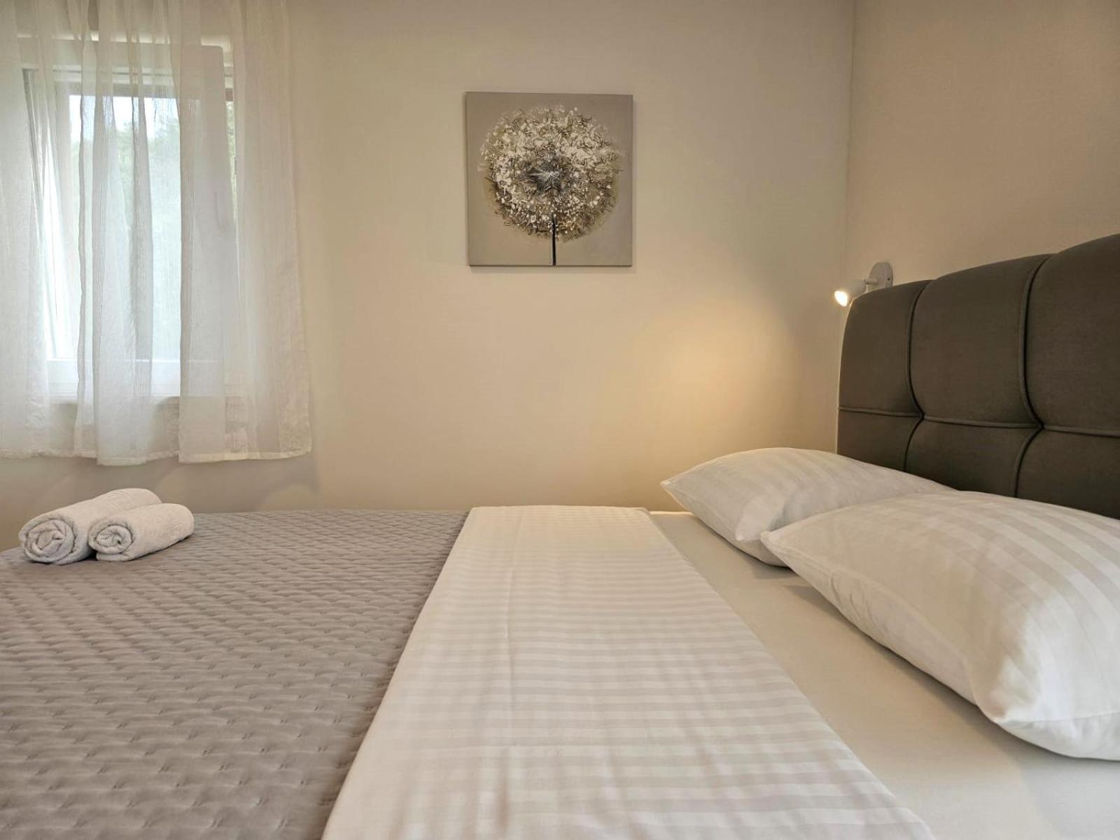 Apartments Miamare 2 Примоштен Экстерьер фото