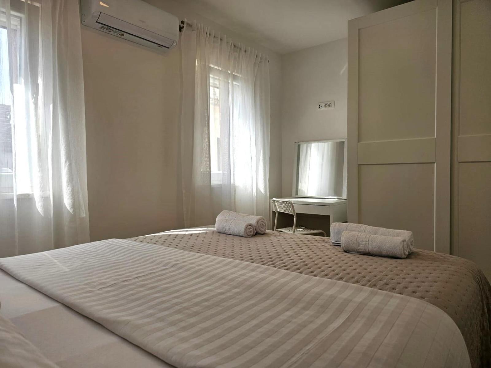 Apartments Miamare 2 Примоштен Экстерьер фото