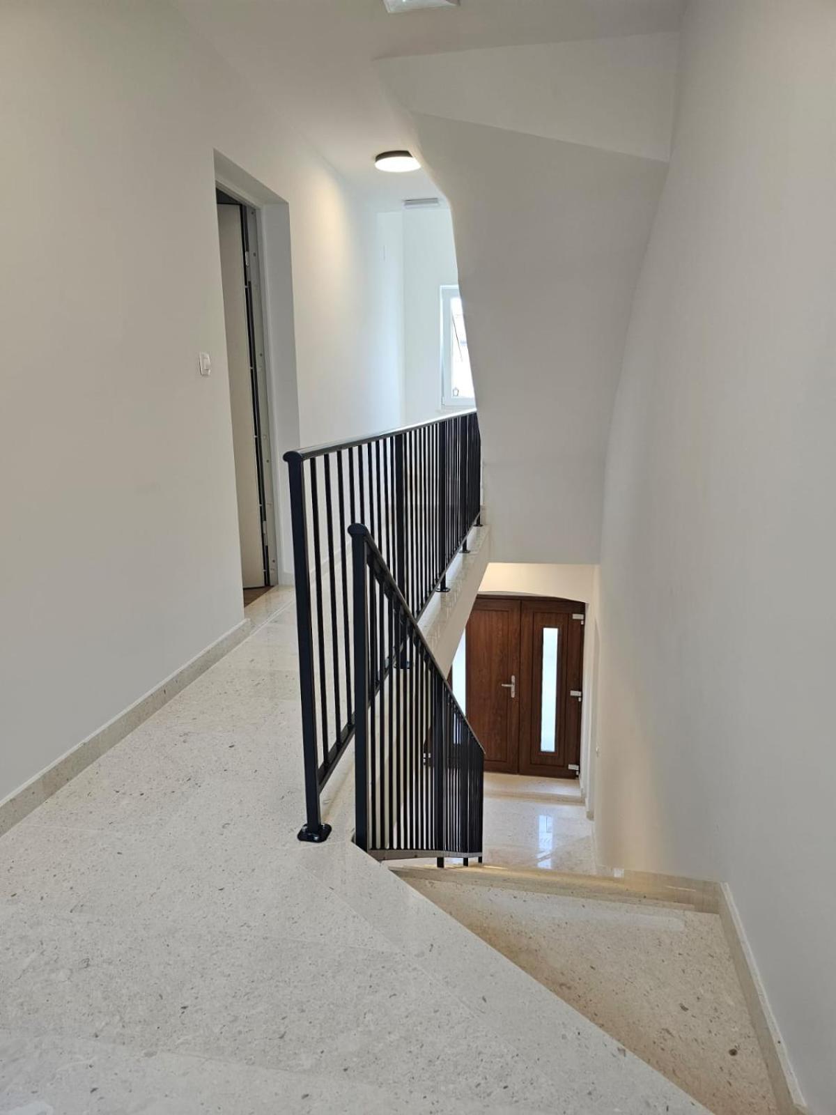 Apartments Miamare 2 Примоштен Экстерьер фото