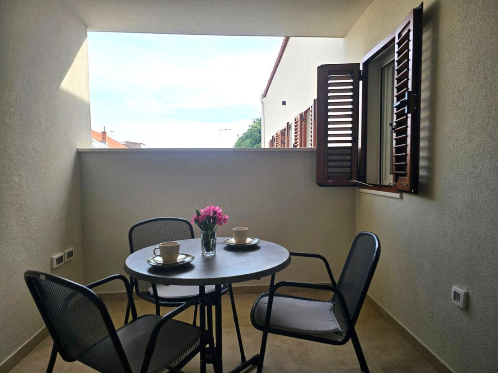 Apartments Miamare 2 Примоштен Экстерьер фото